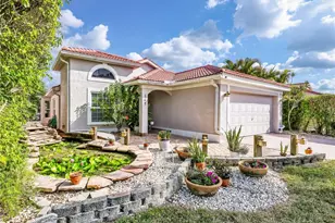 164 Sabal Lake Dr, Naples, FL 34104 - Photo 2