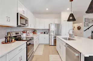 2270 Avocado Ln, Naples, FL 34120 - Photo 14