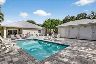 740 5th Ave N, Naples, FL 34102 - Photo 2