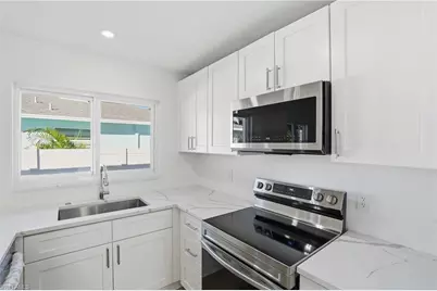 814 101st Ave N, Naples, FL 34108 - Photo 16