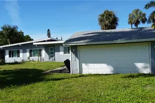 123 Standish Cir, North Fort Myers, FL 33903 - Photo 2