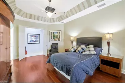 910 Villa Florenza Dr, Naples, FL 34119 - Photo 10