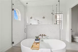 677 5th Ave N, Naples, FL 34102 - Photo 18