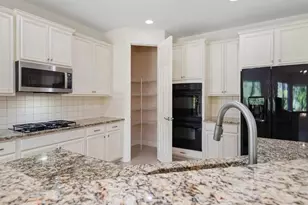 12671 Biscayne Ct, Naples, FL 34105 - Photo 16