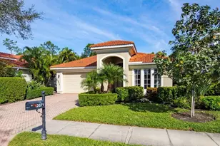12671 Biscayne Ct, Naples, FL 34105 - Photo 2