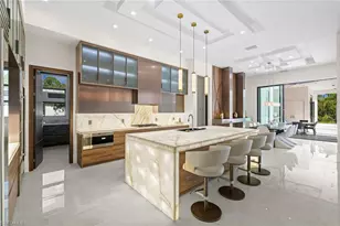 2272 Oakes Blvd, Naples, FL 34119 - Photo 12