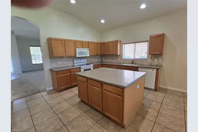 2049 Fairmont Ln, Naples, FL 34120 - Photo 10