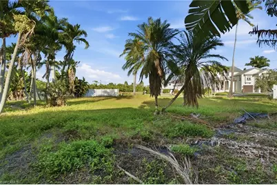 1138 Christopher Ct, Naples, FL 34104 - Photo 8