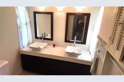 537 Landmark Dr, Naples, FL 34112 - Photo 18