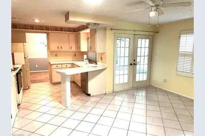 537 Landmark Dr, Naples, FL 34112 - Photo 6