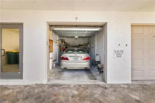 11 Bluebill Ave, Naples, FL 34108 - Photo 22