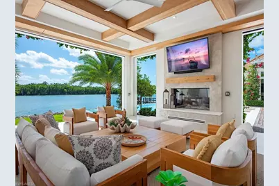 860 Admiralty Parade E, Naples, FL 34102 - Photo 4