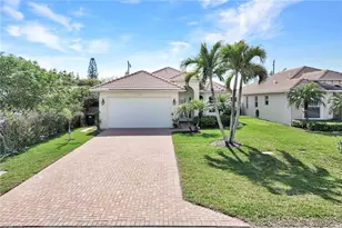 684 98th Ave N, Naples, FL 34108 - Photo 2