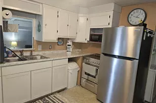 9 Garnet Dr, Naples, FL 34114 - Photo 8