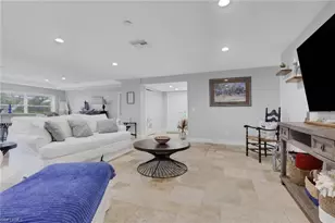 687 Cypress Way E, Naples, FL 34110 - Photo 8