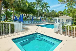 816 Carrick Bend Cir, Naples, FL 34110 - Photo 6