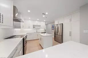 569 Park Shore Dr, Naples, FL 34103 - Photo 14