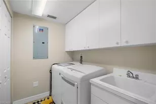 300 Dunes Blvd, Naples, FL 34110 - Photo 32