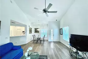 685 Windsor Sq, Naples, FL 34104 - Photo 10