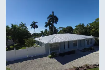 22 Constitution Dr, Naples, FL 34112 - Photo 4