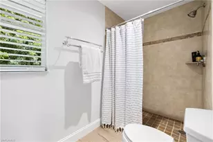 3200 Binnacle Dr, Naples, FL 34103 - Photo 22