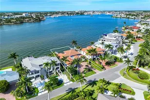 1942 Kingfish Rd, Naples, FL 34102 - Photo 8