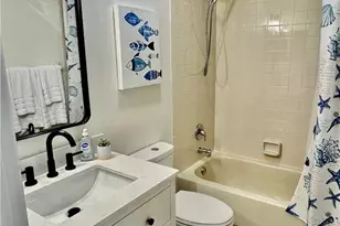 645 Squire Ct, Naples, FL 34104 - Photo 10