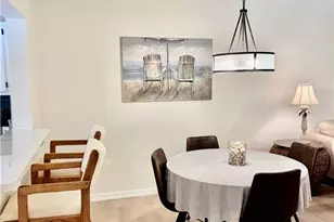 645 Squire Ct, Naples, FL 34104 - Photo 14