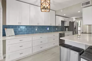 1568 Gulf Shore Blvd N, Naples, FL 34102 - Photo 14