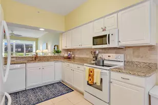 2405 Harmony Ln, Naples, FL 34109 - Photo 10
