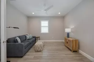 2560 Seychelles Dr, Naples, FL 34112 - Photo 12