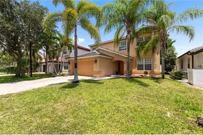 8364 Laurel Lakes Blvd, Naples, FL 34119 - Photo 2