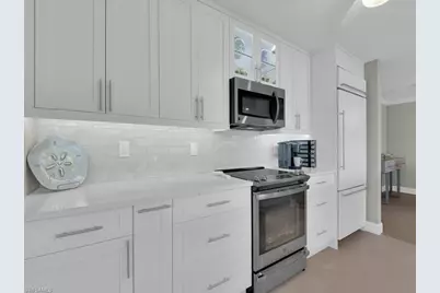 222 Harbour Dr #103, Naples, FL 34103 - Photo 8