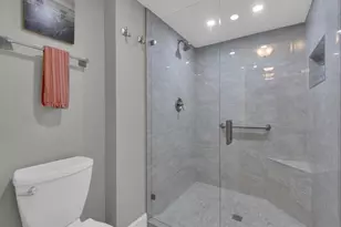 222 Harbour Dr, Naples, FL 34103 - Photo 24