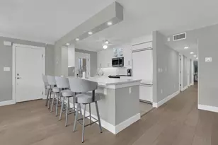 222 Harbour Dr, Naples, FL 34103 - Photo 4