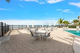 1065 Gulf Shore Blvd N, Naples, FL 34102 - Photo 10