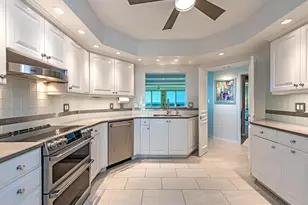 7515 Pelican Bay Blvd, Naples, FL 34108 - Photo 8