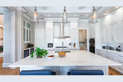 1935 7th St S, Naples, FL 34102 - Photo 4