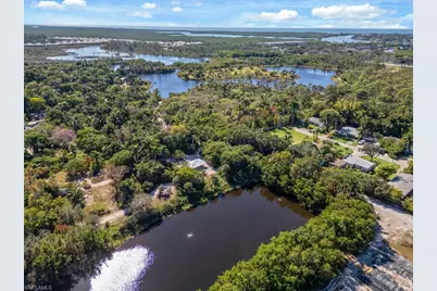 4975 Palmetto Ct, Naples, FL 34112 - Photo 16