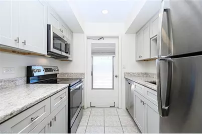 1550 Gulf Shore Blvd N #W4, Naples, FL 34102 - Photo 2