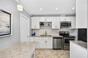 788 Park Shore Dr, Naples, FL 34103 - Photo 12