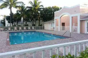 3281 Lindsey Ln, Naples, FL 34109 - Photo 4
