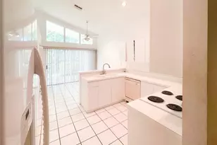 13609 Admiral Ct, Fort Myers, FL 33912 - Photo 8