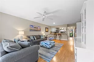 257 Robin Hood Cir, Naples, FL 34104 - Photo 8