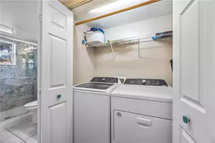 257 Robin Hood Cir, Naples, FL 34104 - Photo 16