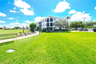 41 High Point Cir S, Naples, FL 34103 - Photo 2
