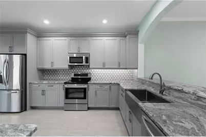 670 Catamaran Ct, Naples, FL 34110 - Photo 10