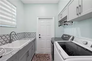 670 Catamaran Ct, Naples, FL 34110 - Photo 14