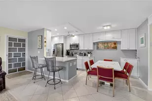 572 High Point Dr, Delray Beach, FL 33445 - Photo 8