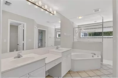 1471 Vintage Ct, Naples, FL 34104 - Photo 10